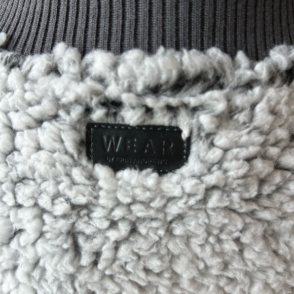 Wear by Erin Andrews Gray Sherpa Jacket - Picture 4 of 5
